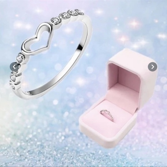 Heart❤️Womens Ring - Picture 3 of 7